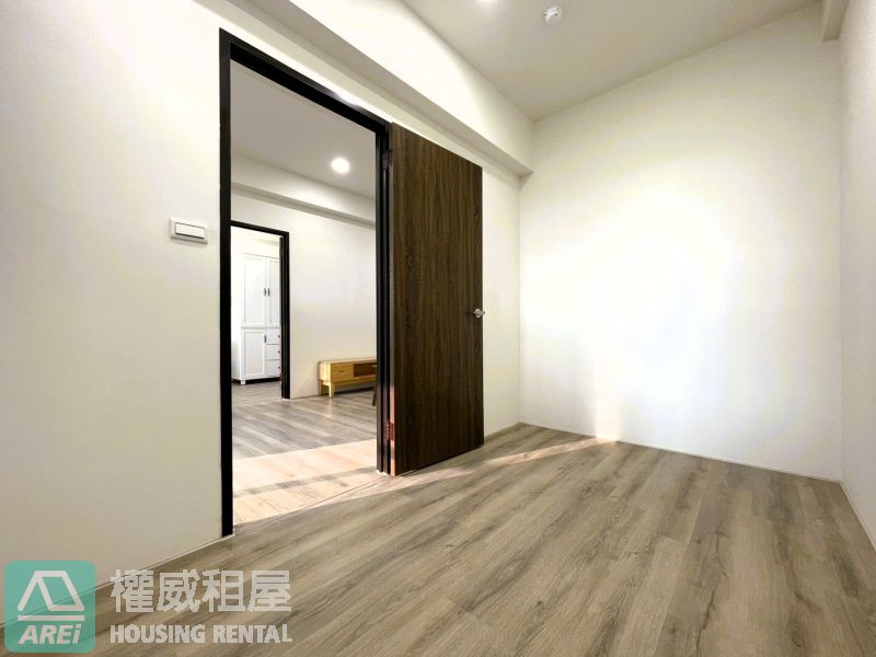 綠地第一排|郡都橋科大極|日式無印採光佳|全新家具電|正兩房